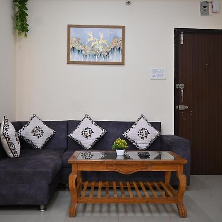 Staeg Heart Of City 2Bhk - 201 Indore Buitenkant foto