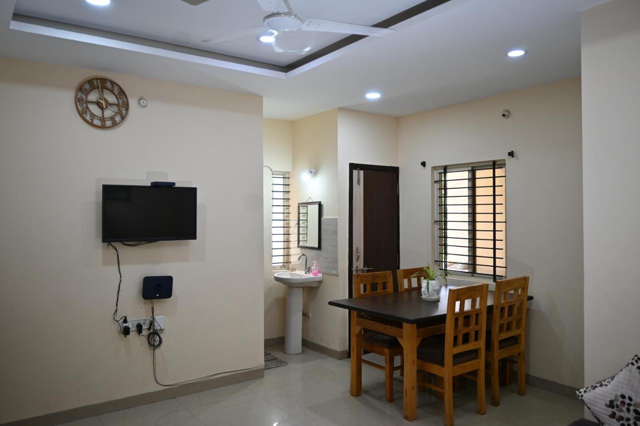 Staeg Heart Of City 2Bhk - 201 Indore Buitenkant foto