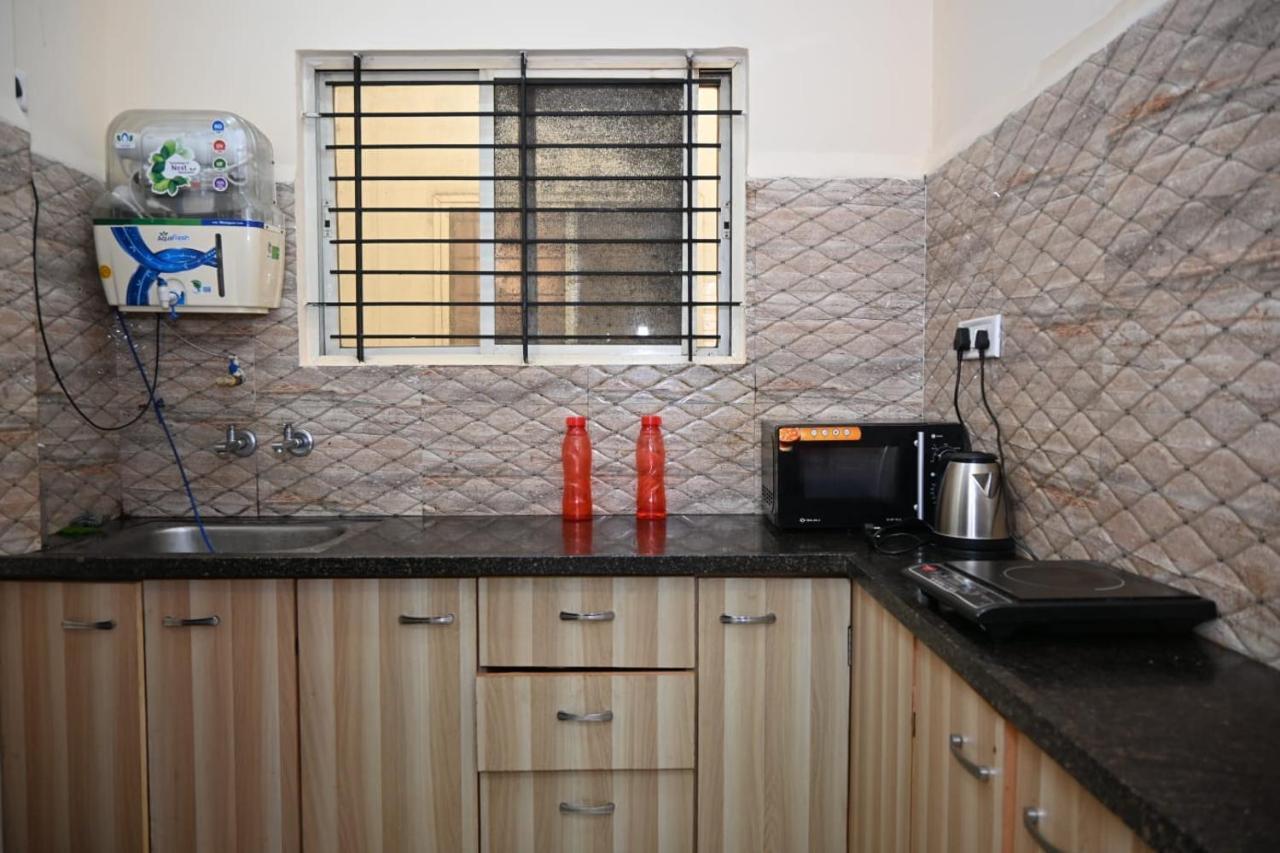 Staeg Heart Of City 2Bhk - 201 Indore Buitenkant foto
